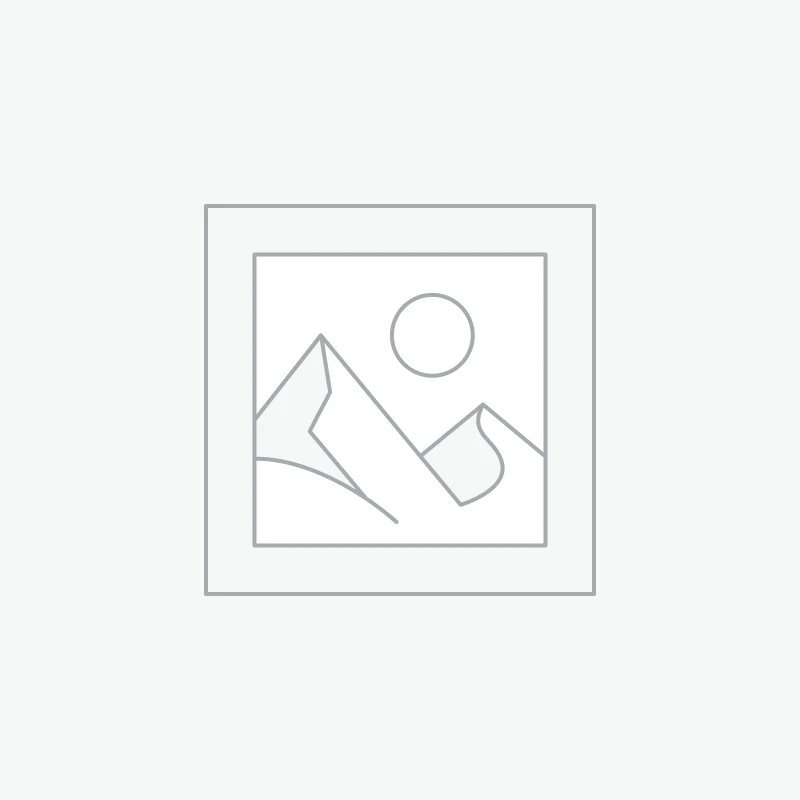 Abito da sposa principesco con decorazioni scintillanti sullo scollo