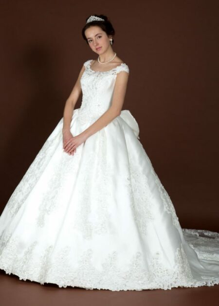 Abito da Sposa Classico con scollatura omerale a prezzo economico in internet