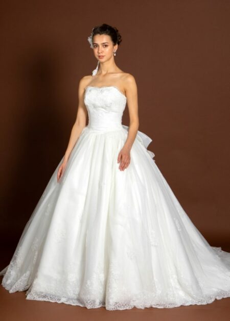 Abito da sposa con spalline removibili confezionato in organza stille A-Line