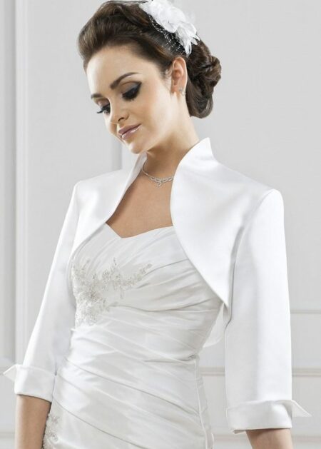 Coprispalle sposa per matrimonio in chiesa in raso con maniche tre quarti
