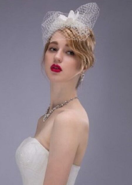 Veletta da Sposa Online Molto Semplice ed Elegante con fermaglio a prezzo economico