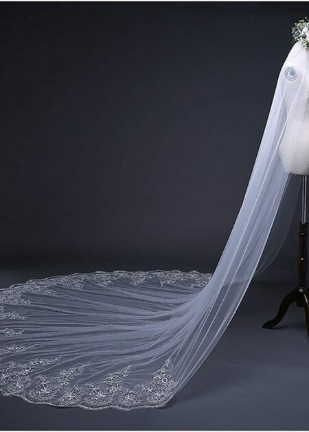 Velo per sposa economico lungo con applicazioni in pizzo in vendita online shop Italia