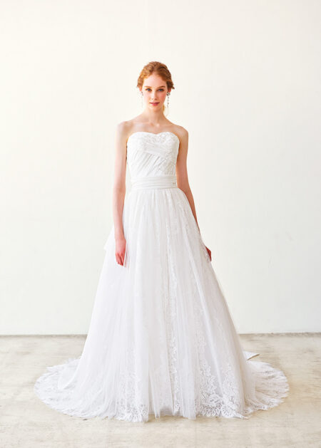 Abito da sposa A-line economico fatto in organza e pizzo con scollo a cuore