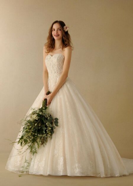 Abito da sposa A-line color avorio in organza con scollo a cuore