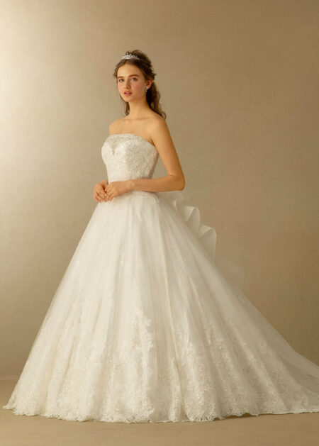 Abito da sposa principesco con scollo a cuore/dritto in organza.