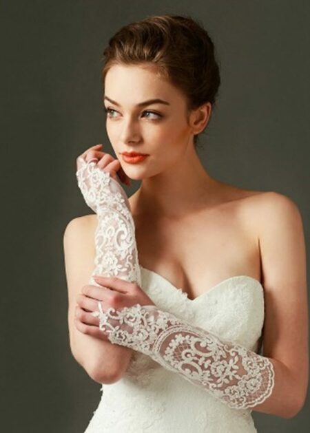 Guanti da sposa ricamati con pizzo e strass senza dita online