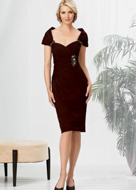 Abiti da cerimonia per la mamma dello sposo 2020 corto fatto in chiffon con scollo a cuore e spalline rimovibile