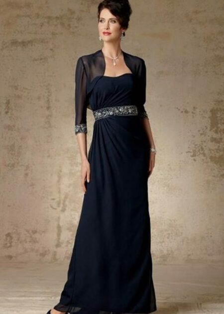 Abito lungo mamma della sposa con coprispalle molto elegante e cintura decorata con pietre scintillanti collezione 2021
