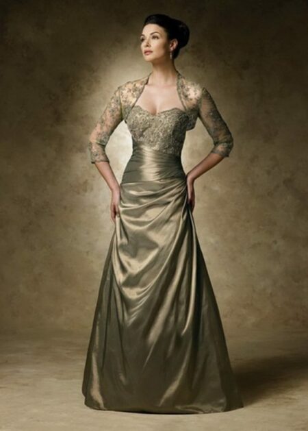 Abito per matrimoni mamma della sposa color champagne in raso e pizzo coprispalle di tulle decorato con pizzo