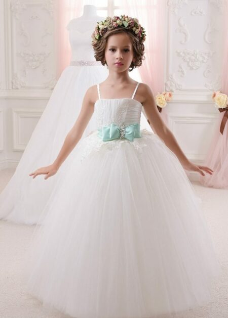 Elegante vestito per bambina per prima comunione in vendita online shop italiana stilo principessa in tulle con applicazioni di pizzo