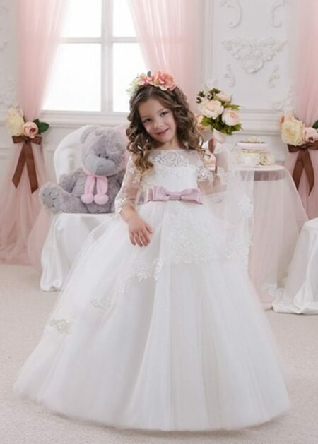 Per la comunione o la cresima della vostra bimba, un matrimonio o un'altra cerimonia importante, la nostra collezione vi propone abiti eleganti