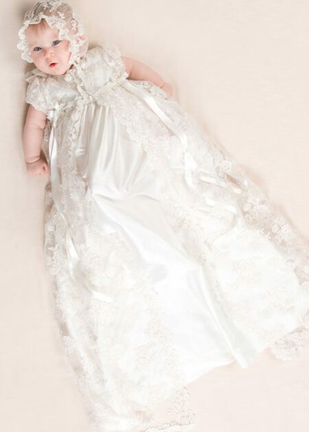 Vestitino da Battesimo Vintage per bimba colore avorio compreso di cappuccio e mantellina di pizzo