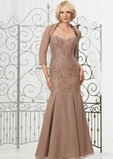 Vestito da cerimonia per matrimonio perfetto per la mamma della sposa stile sirena con scollo a cuore fatto in chiffon e pizzo con coprispalle