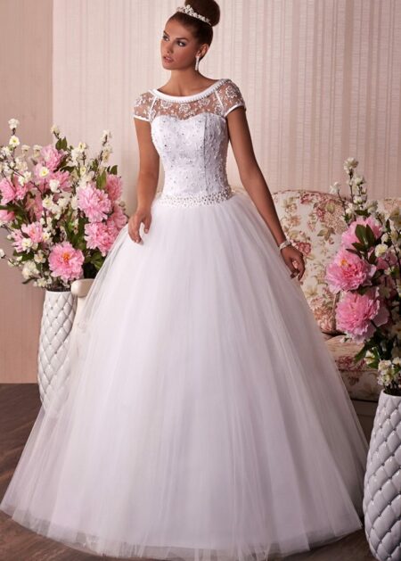 Abiti da sposa Perugia, Abito da sposa principessa per matrimonio in chiesa a prezzo economico realizzato in raso e tulle con scollo a cuore