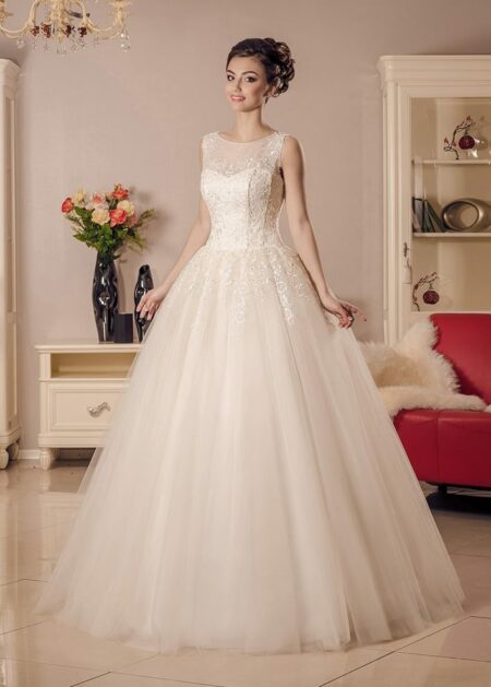 Abito da sposa Ferrara in vendita online stile principessa realizzato in raso con gonna in tulle collezione 2021