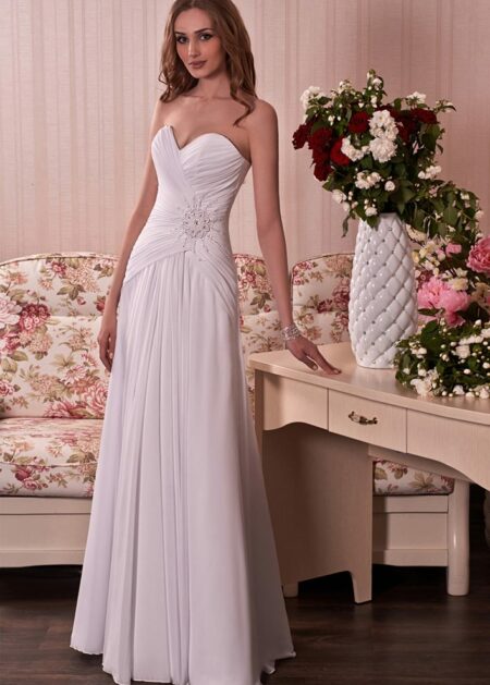 Abiti da sposa Udine, Elegante abito da sposa semplice stile A line per matrimonio civile con corpetto drappeggiato dallo scollo a cuore