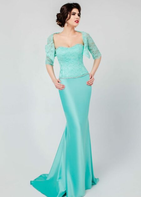 Abito da cerimonia colore verde acqua per invitate al matrimonio scivolato realizzato in pizzo il corpetto e in raso la gonna