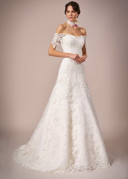 Albacete - Abito da sposa stile trapezio fatto in raso e tulle decorato da pizzi impreziositi da punti luce e paillettes