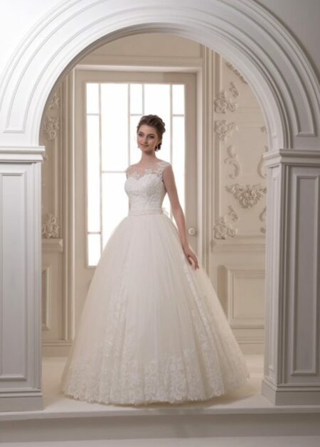 Alfafar - Abito da sposa su misura stile principessa, confezionato in tulle e raso con corpetto stretto interamente ricamato in pizzo