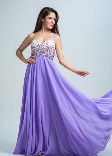 Abiti cerimonia online affidabili colore lavanda e bianco monospalla con tante decorazioni di pietre scintillanti sul corpetto