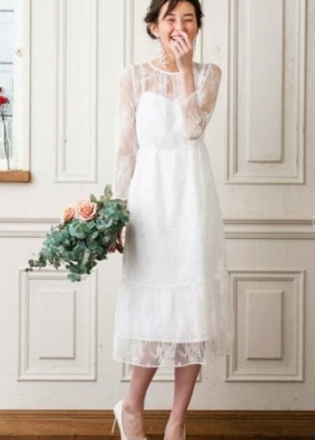 Abito da sposa rito civile 2021 in pizzo con maniche tre quarti semitrasparenti, vestito molto semplice stile vintage