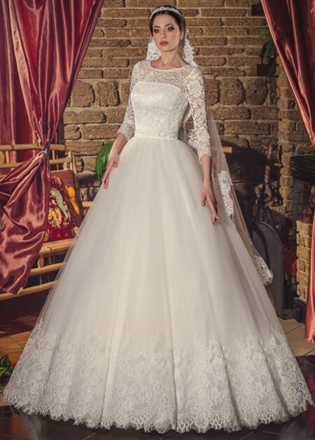 Vestito da sposa pomposo con gonna in tulle ricamata ampia, corpetto in pizzo di maniche tre quarti