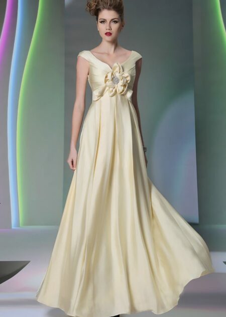 Vestito per damigelle d'onore con elegante scollatura a V decorato con un fiore di stoffa al centro del bustino drappeggiato