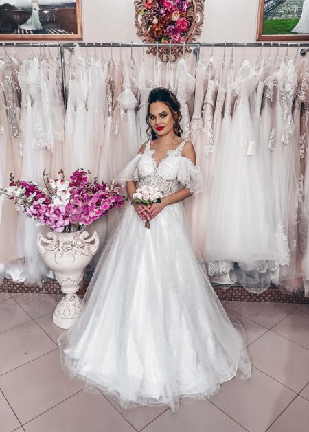 Abito da sposa A line con spalline cadenti, corpetto in pizzo dallo scollo a V con reggiseno interno