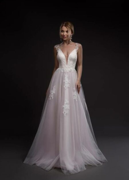 Abito da sposa su misura dedicato a chi desidera un modello unico, perfetto per un matrimonio in spiaggia