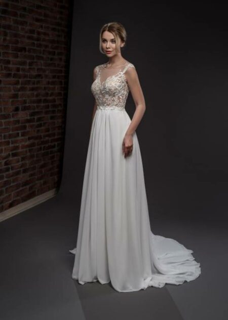 Uno dei capi più belli e raffinati dalla collezione sposa 2022 di Sposamore con una eleganza senza tempo e soprattutto di classe infinita